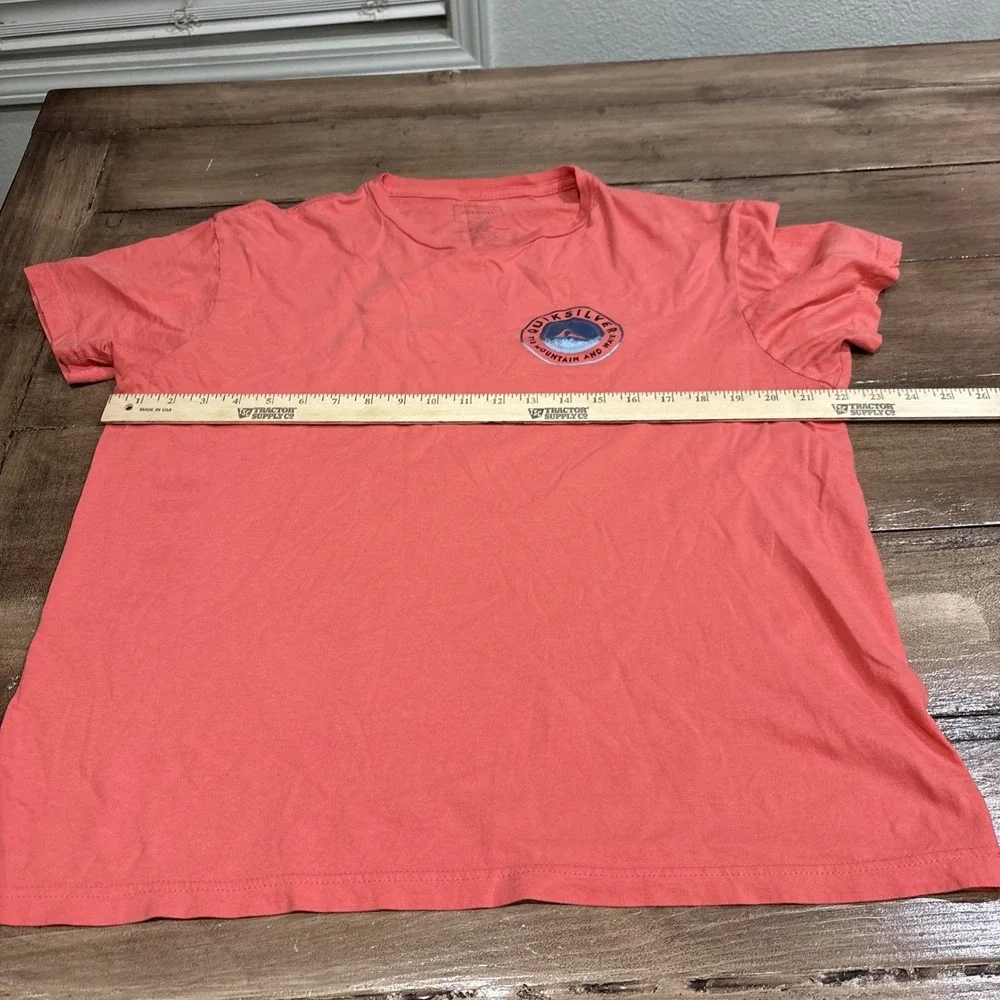 QUIKSILVER THE MOUNTAIN AND WAVE Salmon‎ Large